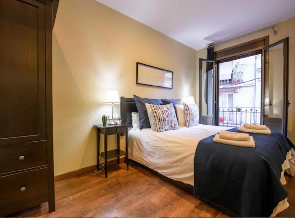Ramblasrentals Cozy Renovated 2Br With Balcony Lift 20M Rambla - Parking - Wifi Barcelona Bagian luar foto