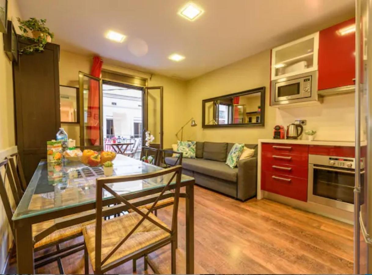 Ramblasrentals Cozy Renovated 2Br With Balcony Lift 20M Rambla - Parking - Wifi Barcelona Bagian luar foto
