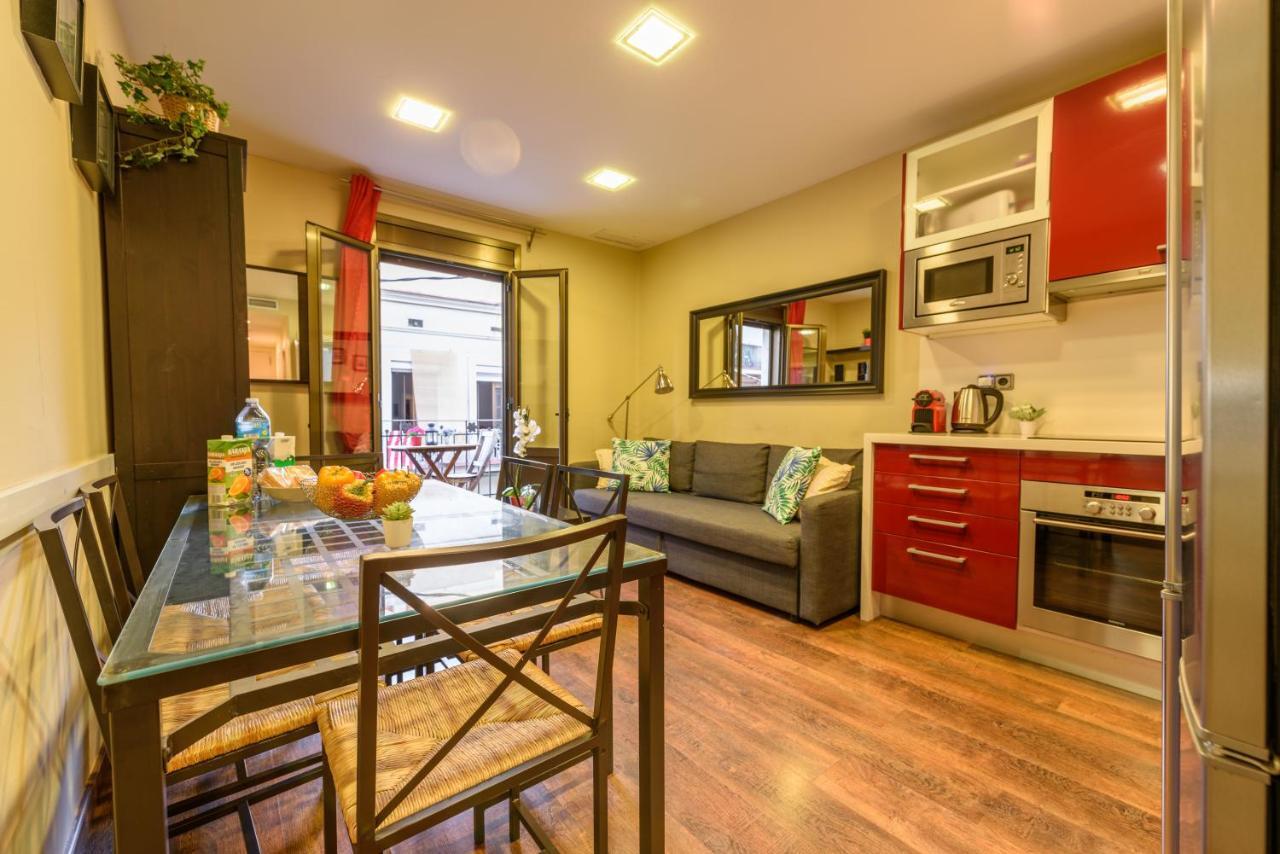 Ramblasrentals Cozy Renovated 2Br With Balcony Lift 20M Rambla - Parking - Wifi Barcelona Bagian luar foto