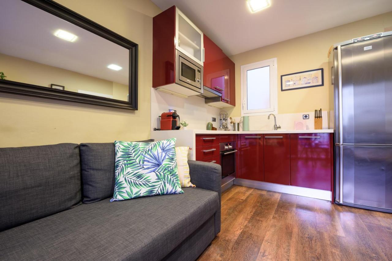 Ramblasrentals Cozy Renovated 2Br With Balcony Lift 20M Rambla - Parking - Wifi Barcelona Bagian luar foto