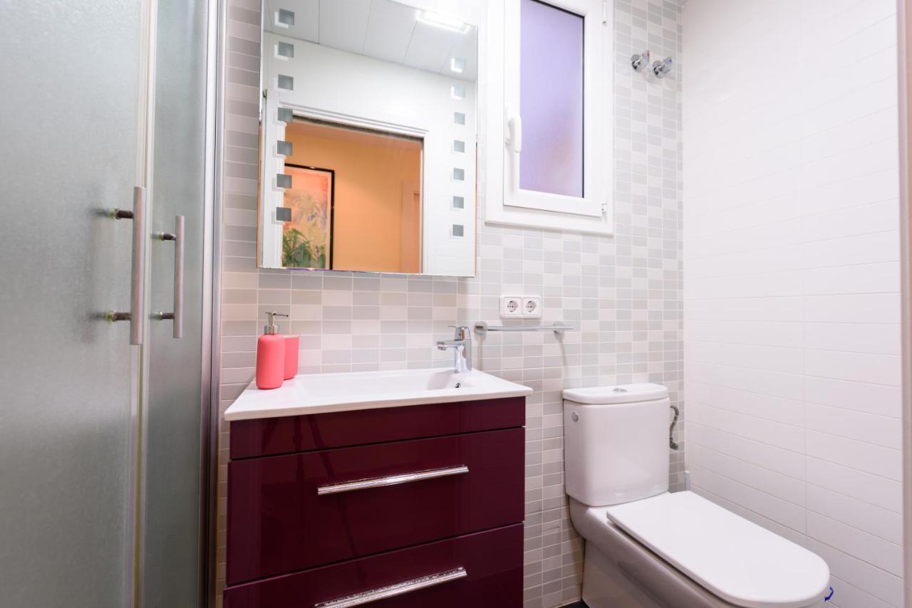 Ramblasrentals Cozy Renovated 2Br With Balcony Lift 20M Rambla - Parking - Wifi Barcelona Bagian luar foto