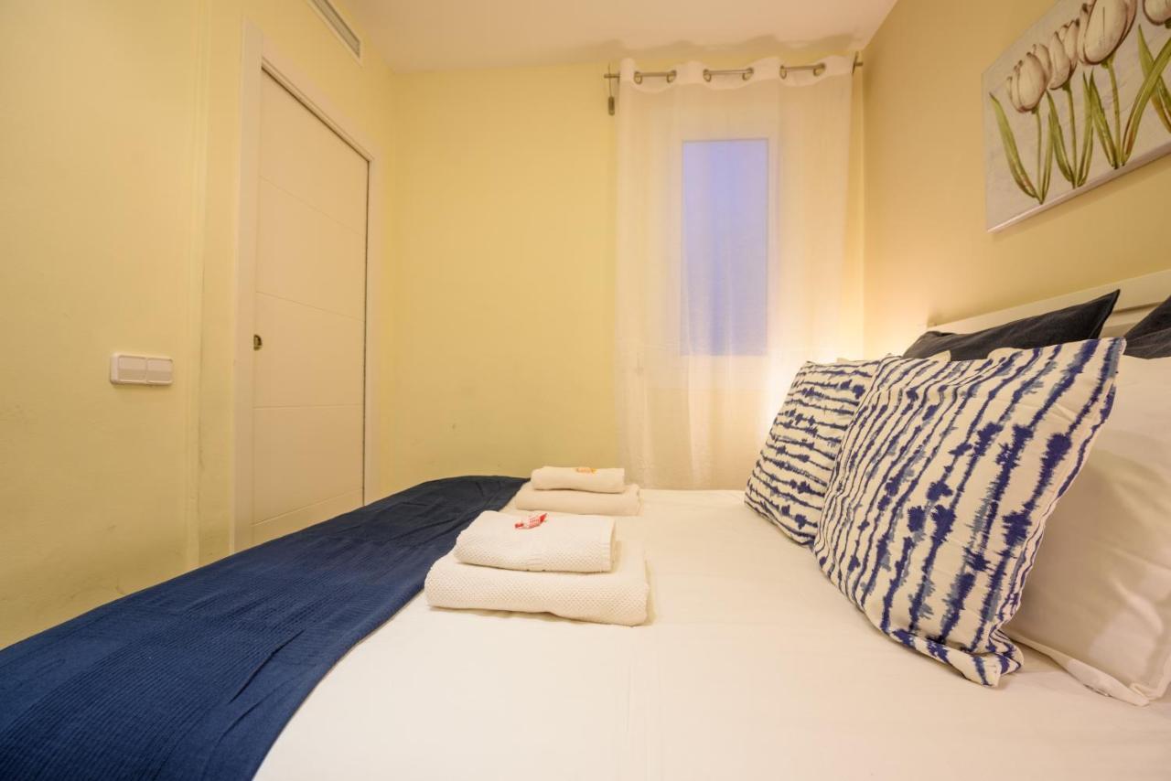Ramblasrentals Cozy Renovated 2Br With Balcony Lift 20M Rambla - Parking - Wifi Barcelona Bagian luar foto